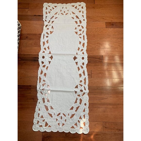 Handcrafted White Lace Table Runner Floral Cutout Pattern Home Decor 38x14 - Picture 1 of 10